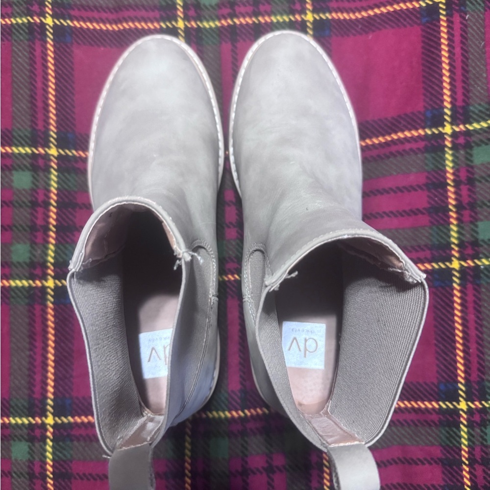 Dolce Vita Women's Taupe Chelsea Boot